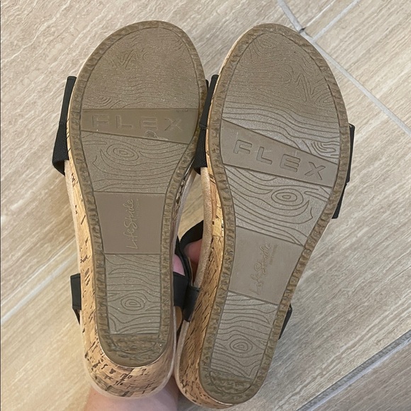 LIFE STRIDE NWOT Women’s Size 6.5W  Black Elastic Cross-Band Wedge Sandals - Picture 7 of 11